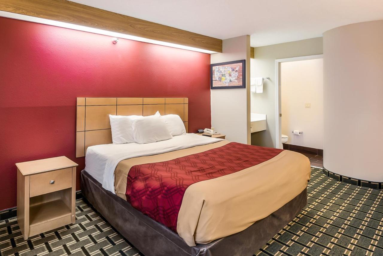 Econo Lodge Inn & Suites Peoria Illinois Екстериор снимка