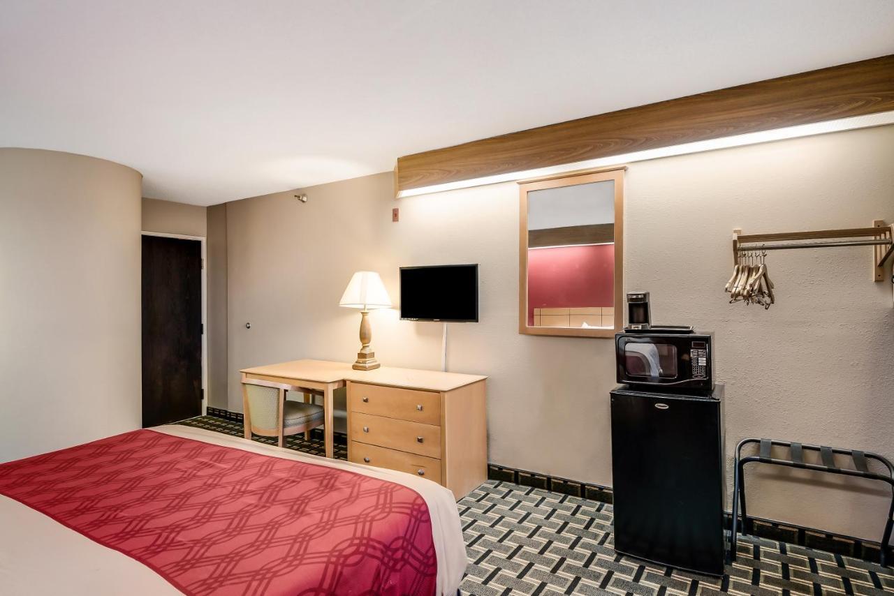 Econo Lodge Inn & Suites Peoria Illinois Екстериор снимка