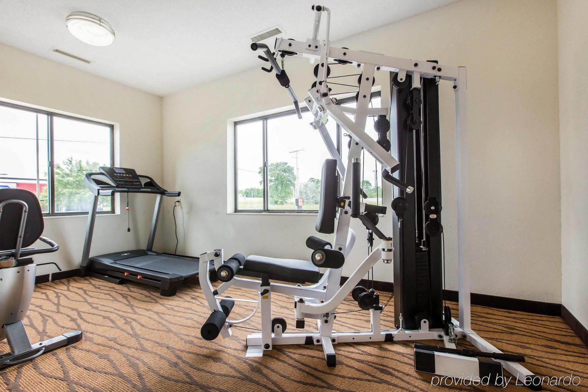 Econo Lodge Inn & Suites Peoria Illinois Екстериор снимка