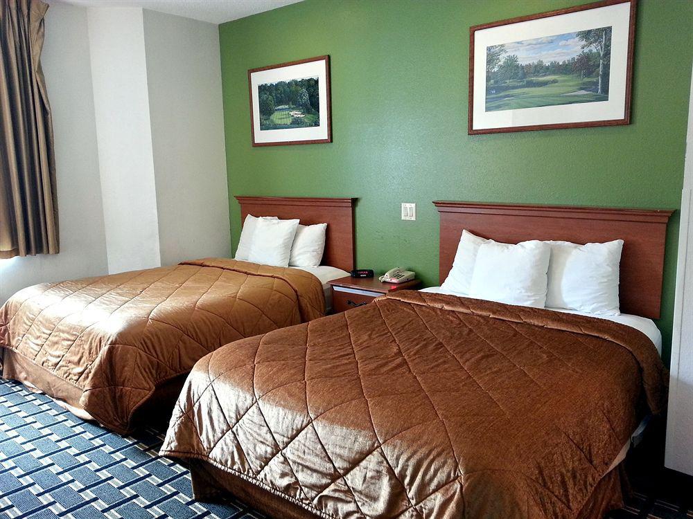 Econo Lodge Inn & Suites Peoria Illinois Екстериор снимка